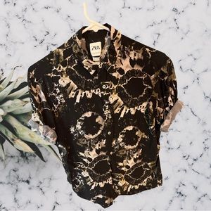 Zara black & white shormslrevr button up